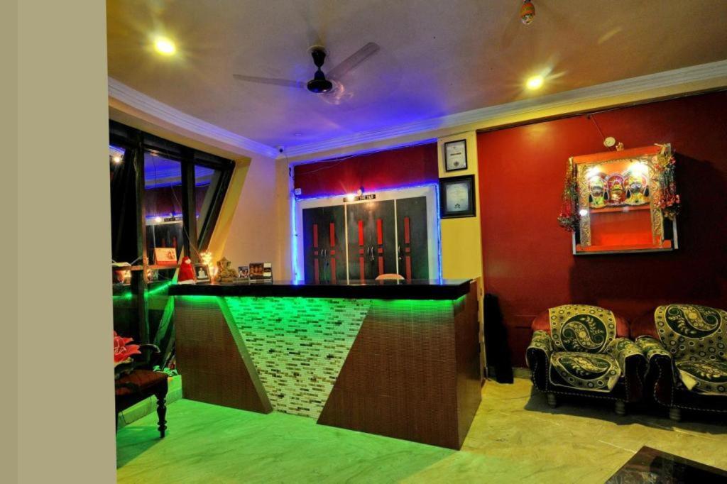 Golden Dust Hotel Puri Exterior photo
