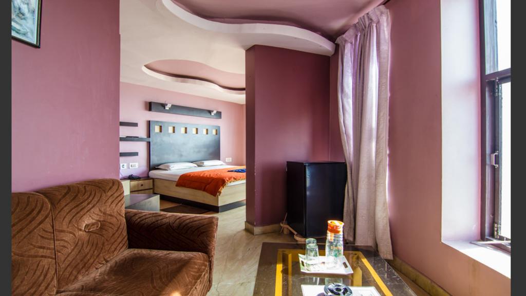 Golden Dust Hotel Puri Exterior photo