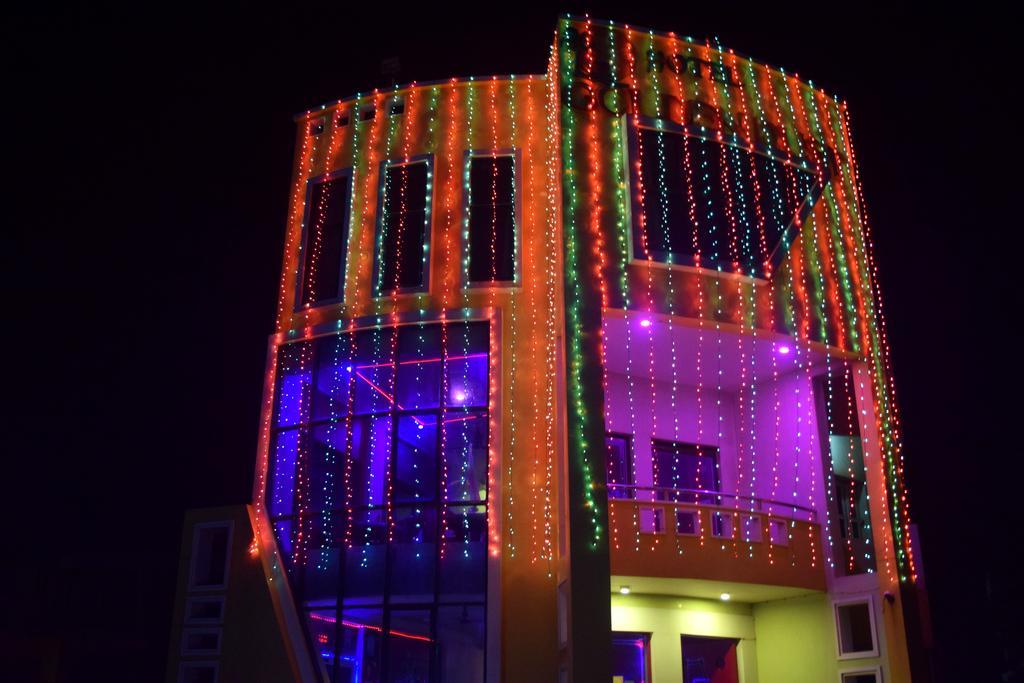 Golden Dust Hotel Puri Exterior photo